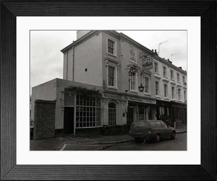 Framed Print : Photograph of Warwick Castle PH, Paddington, London Framed Print : Photograph of Warwick Castle PH, Paddington, London