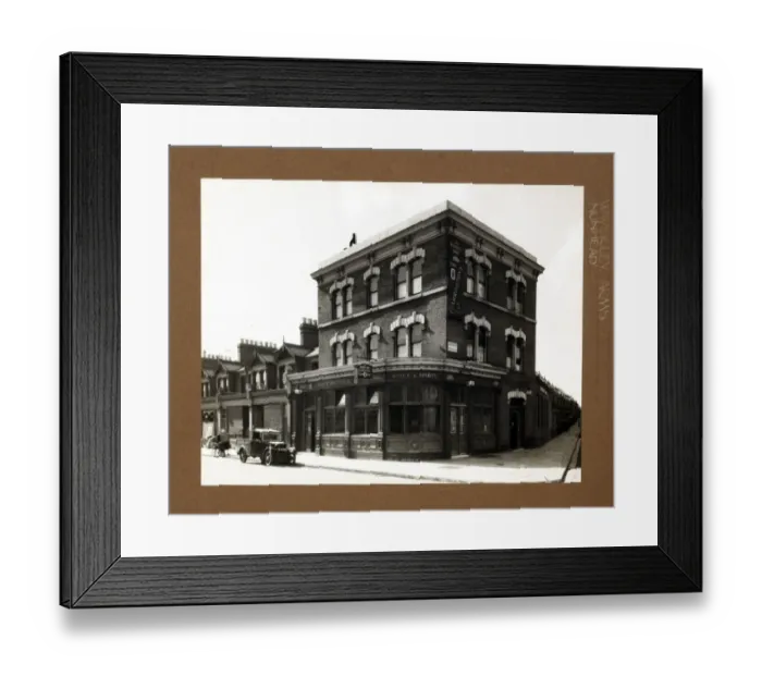 Framed Print : Photograph of Waverley Arms, Nunhead, London Framed Print : Photograph of Waverley Arms, Nunhead, London