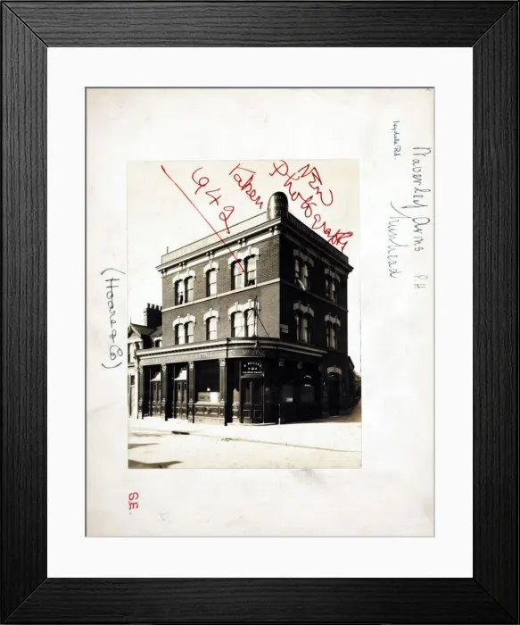 Framed Print : Photograph of Waverley Arms, Nunhead, London Framed Print : Photograph of Waverley Arms, Nunhead, London