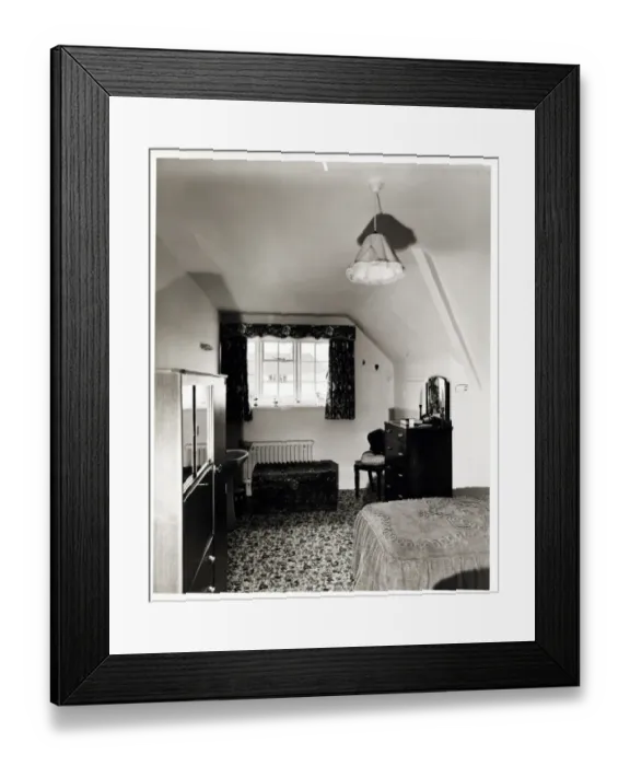 Framed Print : Photograph of Weald PH, Burgess Hill, Sussex Framed Print : Photograph of Weald PH, Burgess Hill, Sussex