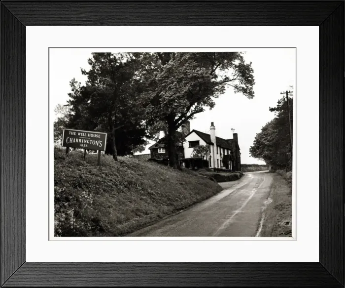 Framed Print : Photograph of Well House Inn, Coulsdon, Surrey Framed Print : Photograph of Well House Inn, Coulsdon, Surrey