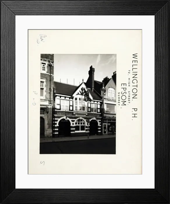Framed Print : Photograph of Wellington PH, Epsom, Surrey Framed Print : Photograph of Wellington PH, Epsom, Surrey