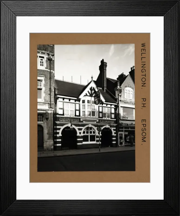 Framed Print : Photograph of Wellington PH, Epsom, Surrey Framed Print : Photograph of Wellington PH, Epsom, Surrey