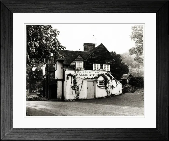 Framed Print : Photograph of Well House Inn, Coulsdon, Surrey Framed Print : Photograph of Well House Inn, Coulsdon, Surrey