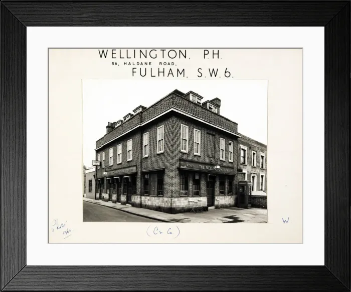 Framed Print : Photograph of Wellington PH, Fulham, London Framed Print : Photograph of Wellington PH, Fulham, London