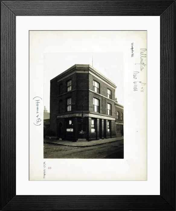 Framed Print : Photograph of Wellington PH, New Cross, London Framed Print : Photograph of Wellington PH, New Cross, London