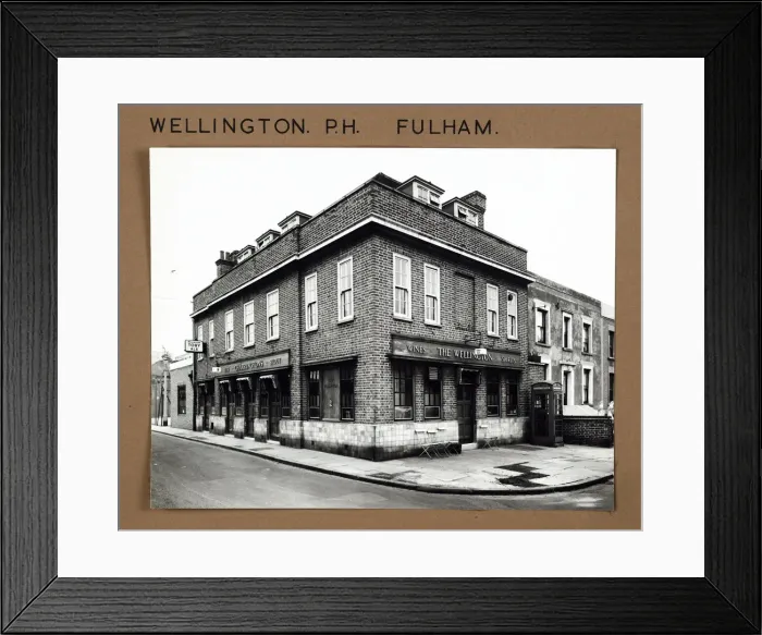Framed Print : Photograph of Wellington PH, Fulham, London Framed Print : Photograph of Wellington PH, Fulham, London