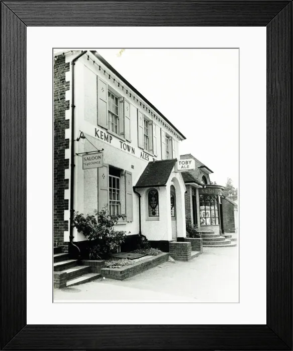 Framed Print : Photograph of Wheatsheaf PH, Cuckfield, Sussex Framed Print : Photograph of Wheatsheaf PH, Cuckfield, Sussex