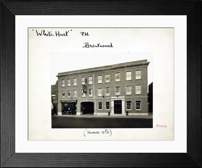 Framed Print : Photograph of White Hart PH, Brentwood, Essex Framed Print : Photograph of White Hart PH, Brentwood, Essex