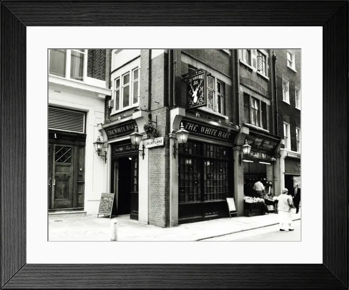 Framed Print : Photograph of White Hart PH, Holborn, London Framed Print : Photograph of White Hart PH, Holborn, London