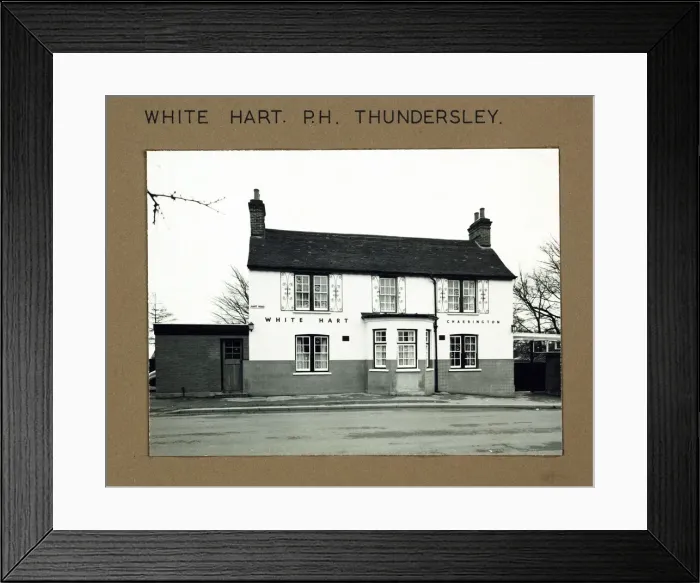 Framed Print : Photograph of White Hart PH, Thundersley, Essex Framed Print : Photograph of White Hart PH, Thundersley, Essex