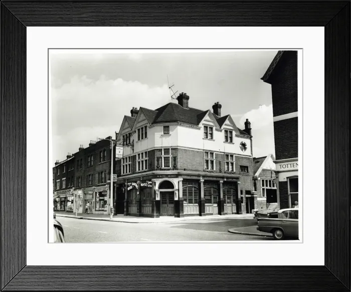 Framed Print : Photograph of White Hart PH, Tottenham, London Framed Print : Photograph of White Hart PH, Tottenham, London