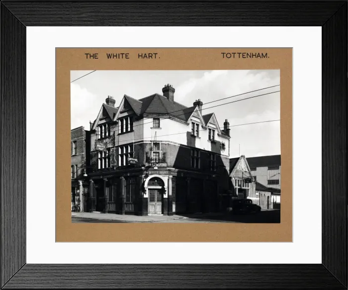 Framed Print : Photograph of White Hart PH, Tottenham, London Framed Print : Photograph of White Hart PH, Tottenham, London