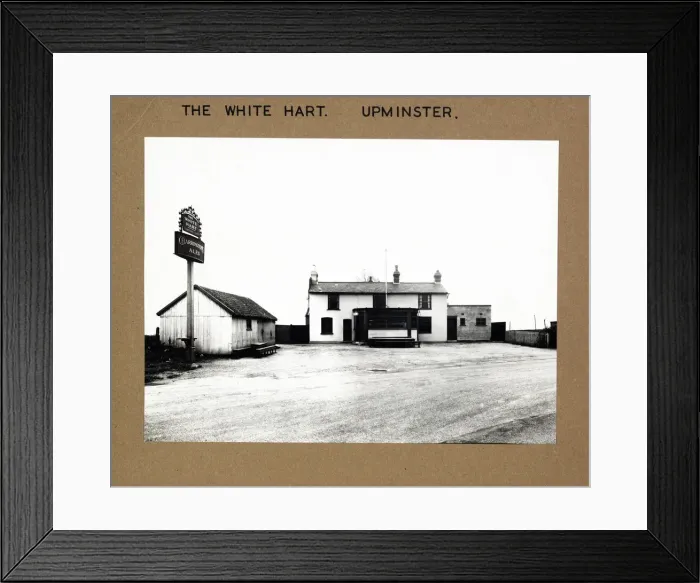 Framed Print : Photograph of White Hart PH, Upminster, Greater London Framed Print : Photograph of White Hart PH, Upminster, Greater London