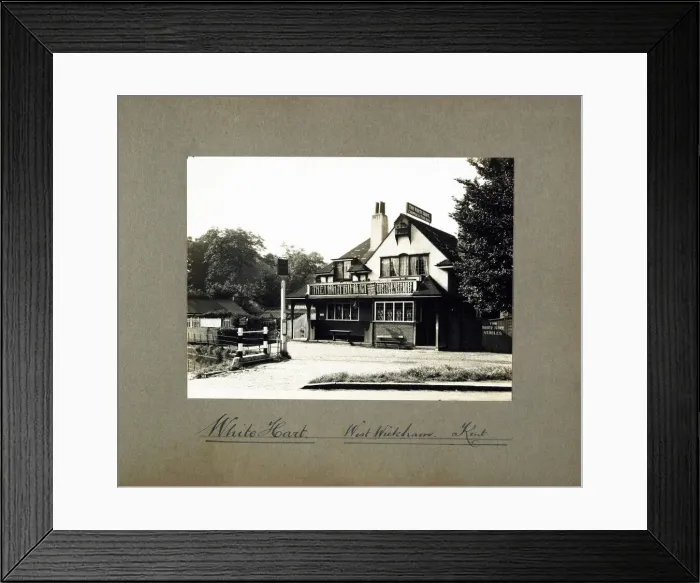 Framed Print : Photograph of White Hart PH, West Wickham, Greater London Framed Print : Photograph of White Hart PH, West Wickham, Greater London