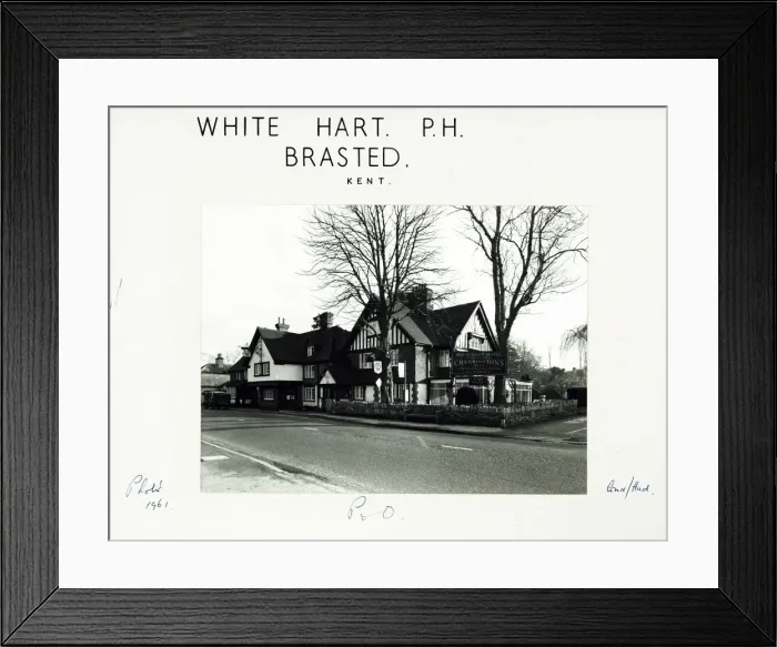 Framed Print : Photograph of White Hart Hotel, Brasted, Kent Framed Print : Photograph of White Hart Hotel, Brasted, Kent