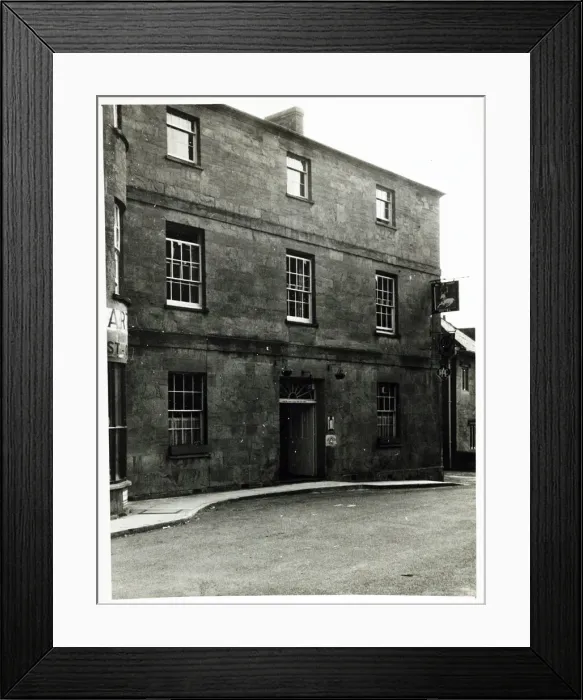 Framed Print : Photograph of White Hart Hotel, Martock, Somerset Framed Print : Photograph of White Hart Hotel, Martock, Somerset