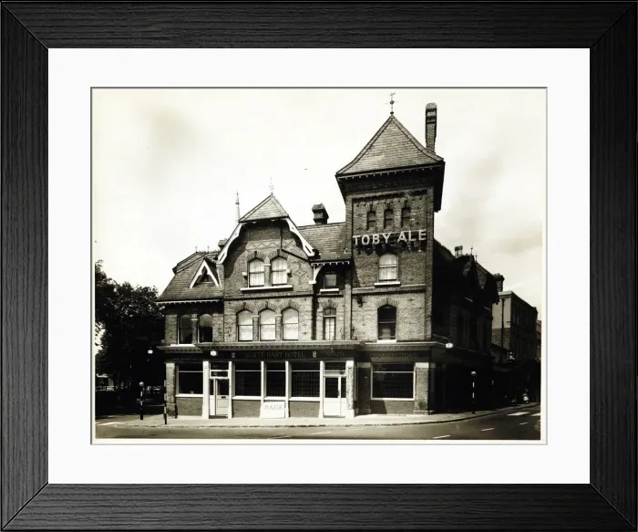 Framed Print : Photograph of White Hart Hotel, Upper Norwood, London Framed Print : Photograph of White Hart Hotel, Upper Norwood, London