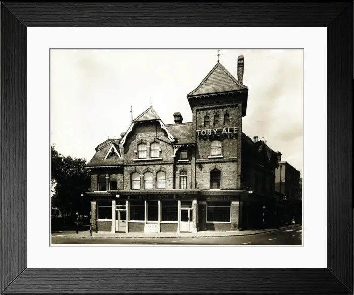 Framed Print : Photograph of White Hart Hotel, Upper Norwood, London Framed Print : Photograph of White Hart Hotel, Upper Norwood, London