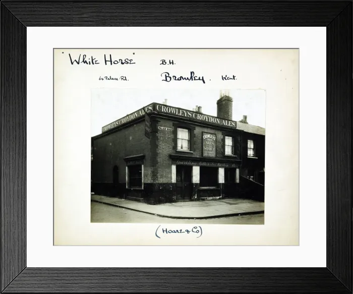 Framed Print : Photograph of White Horse PH, Bromley, Greater London Framed Print : Photograph of White Horse PH, Bromley, Greater London