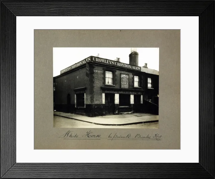 Framed Print : Photograph of White Horse PH, Bromley, Greater London Framed Print : Photograph of White Horse PH, Bromley, Greater London