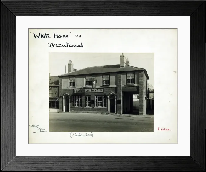 Framed Print : Photograph of White Horse PH, Brentwood, Essex Framed Print : Photograph of White Horse PH, Brentwood, Essex