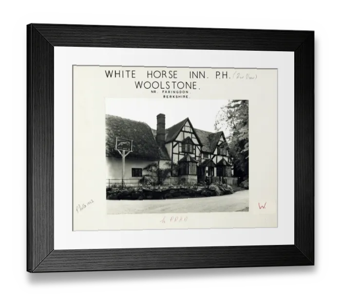 Framed Print : Photograph of White Horse Inn, Woolstone, Oxfordshire Framed Print : Photograph of White Horse Inn, Woolstone, Oxfordshire