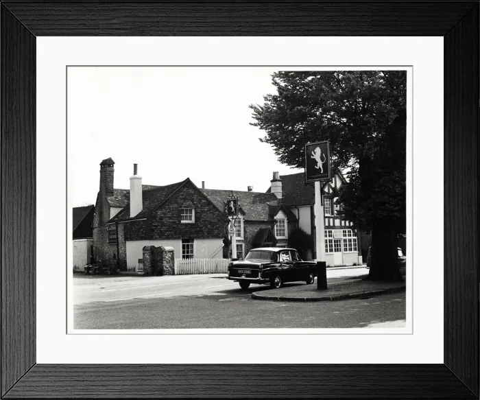 Framed Print : Photograph of White Lion PH, Warlingham, Surrey Framed Print : Photograph of White Lion PH, Warlingham, Surrey