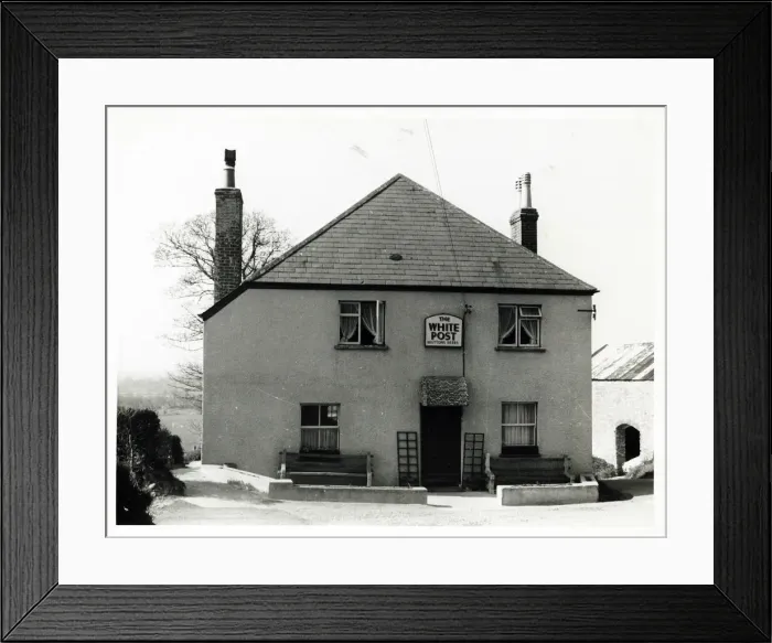 Framed Print : Photograph of White Post PH, Yeovil, Somerset Framed Print : Photograph of White Post PH, Yeovil, Somerset