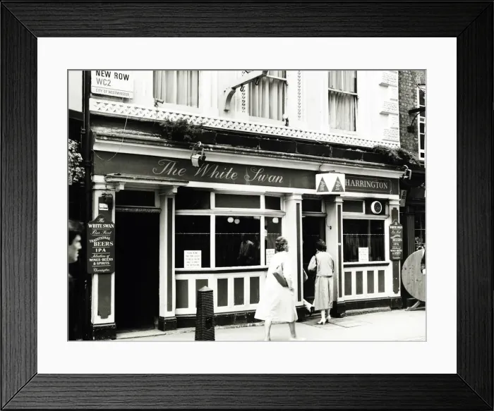 Framed Print : Photograph of White Swan PH, Covent Garden, London