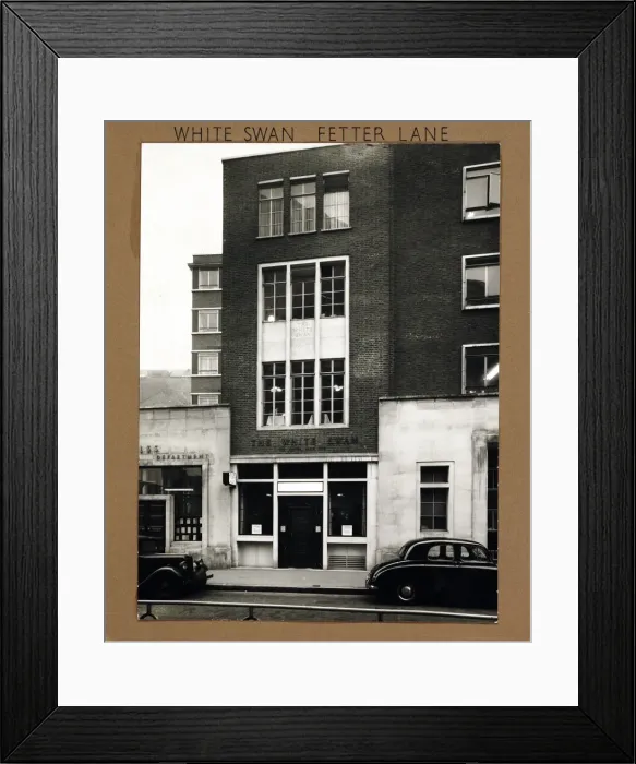 Framed Print : Photograph of White Swan PH, Holborn (New), London Framed Print : Photograph of White Swan PH, Holborn (New), London