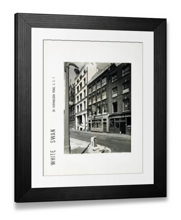 Framed Print : Photograph of White Swan PH, Clerkenwell, London Framed Print : Photograph of White Swan PH, Clerkenwell, London