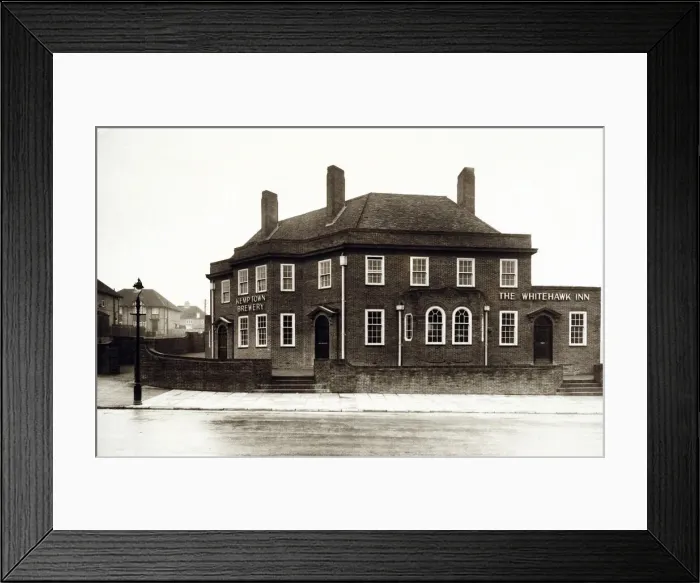 Framed Print : Photograph of Whitehawk Inn, Brighton, Sussex Framed Print : Photograph of Whitehawk Inn, Brighton, Sussex