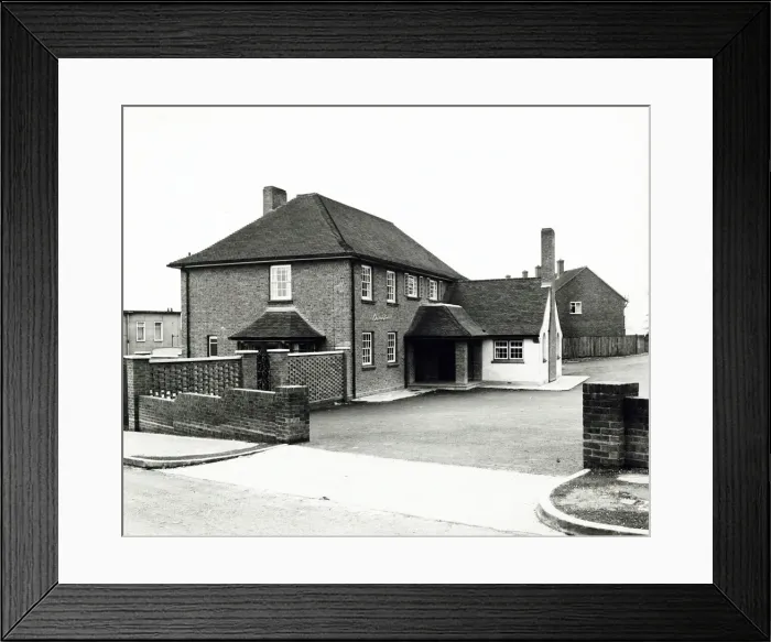 Framed Print : William The Conqueror PH, Harold Hill, Greater London Framed Print : William The Conqueror PH, Harold Hill, Greater London