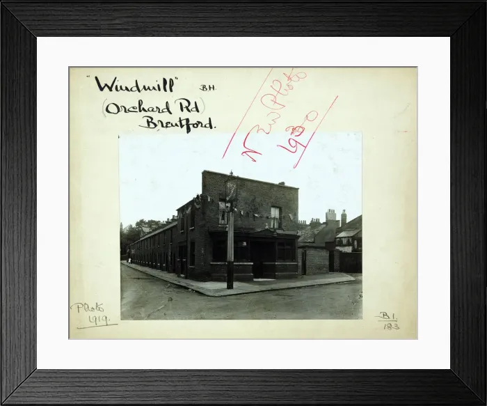 Framed Print : Photograph of Windmill PH, Brentford, Greater London Framed Print : Photograph of Windmill PH, Brentford, Greater London