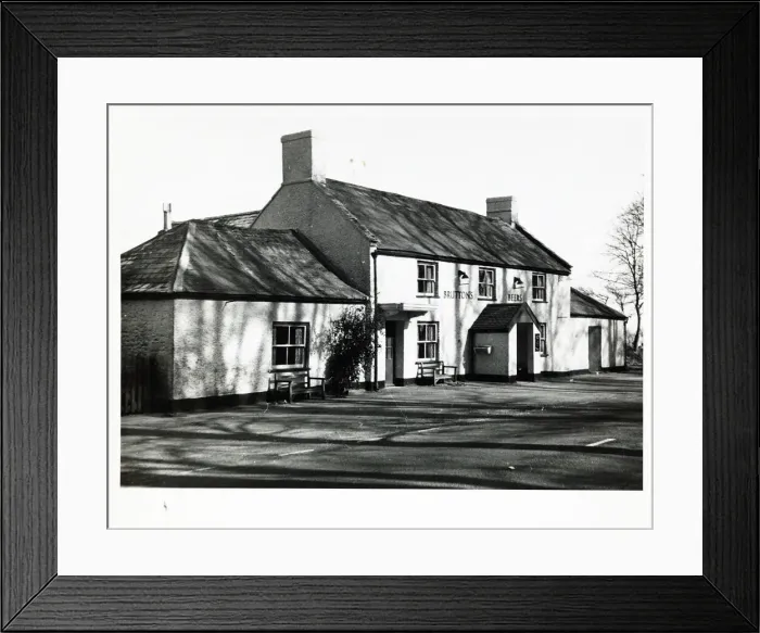 Framed Print : Photograph of Windwhistle Inn, Chard, Somerset Framed Print : Photograph of Windwhistle Inn, Chard, Somerset