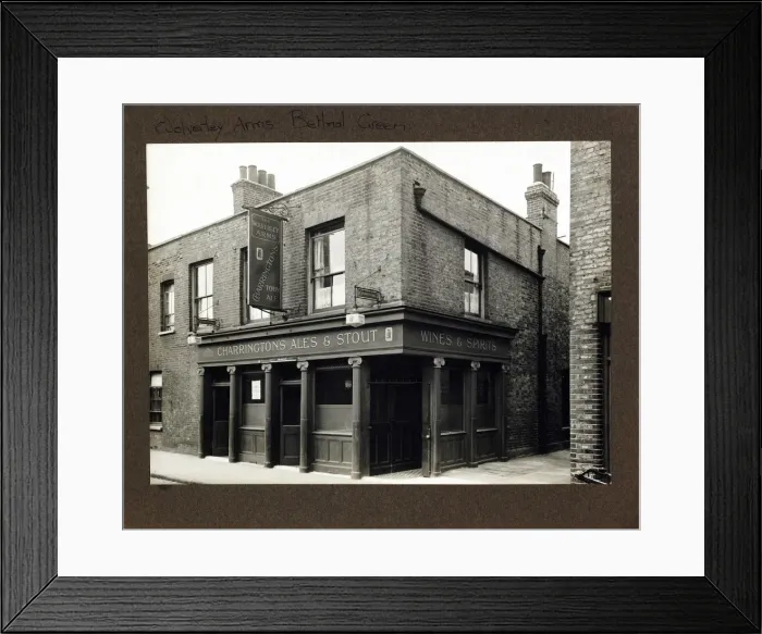 Framed Print : Photograph of Wolverley Arms, Bethnal Green, London Framed Print : Photograph of Wolverley Arms, Bethnal Green, London