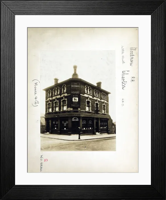 Framed Print : Photograph of Woodman PH, Charlton, London Framed Print : Photograph of Woodman PH, Charlton, London