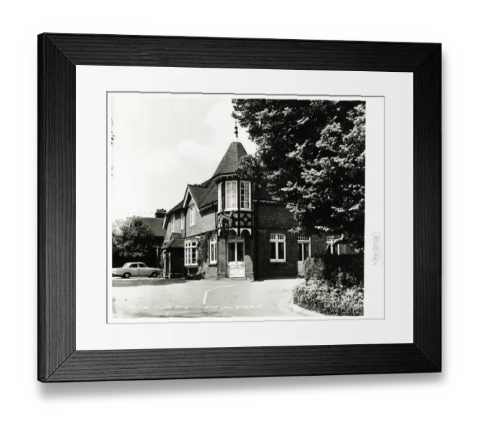 Framed Print : Photograph of Woodman PH, Woodmansterne, Surrey Framed Print : Photograph of Woodman PH, Woodmansterne, Surrey