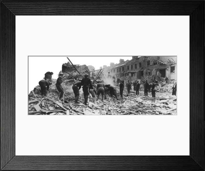 Framed Print : Clearing debris during the Blitz
