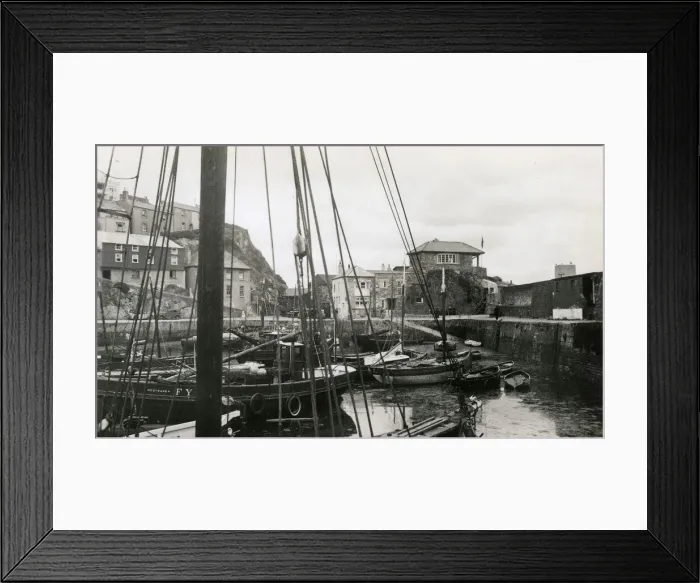 Framed Print : Mevagissey harbour, Cornwall Framed Print : Mevagissey harbour, Cornwall