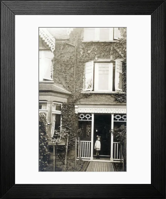 Framed Print : insertcaption Date: circa 1920s Framed Print : insertcaption Date: circa 1920s