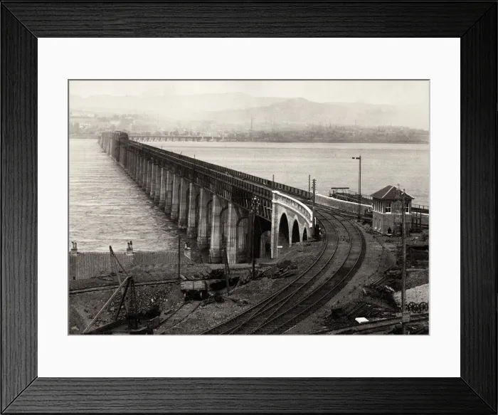 Framed Print : New Tay Viaduct, River Tay, Scotland Framed Print : New Tay Viaduct, River Tay, Scotland