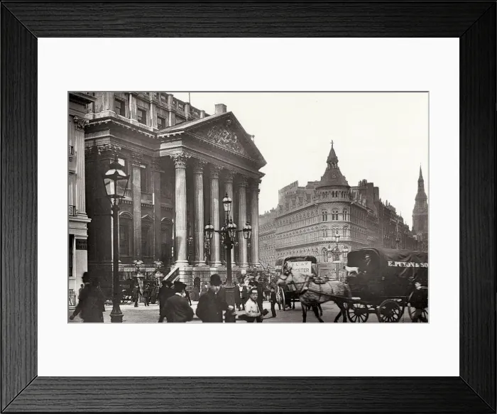 Framed Print : Mansion House, London: busy street scene Framed Print : Mansion House, London: busy street scene