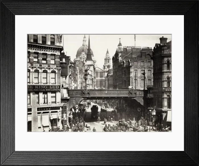 Framed Print : Ludgate Circus and St Pauls Cathedral, London Framed Print : Ludgate Circus and St Pauls Cathedral, London