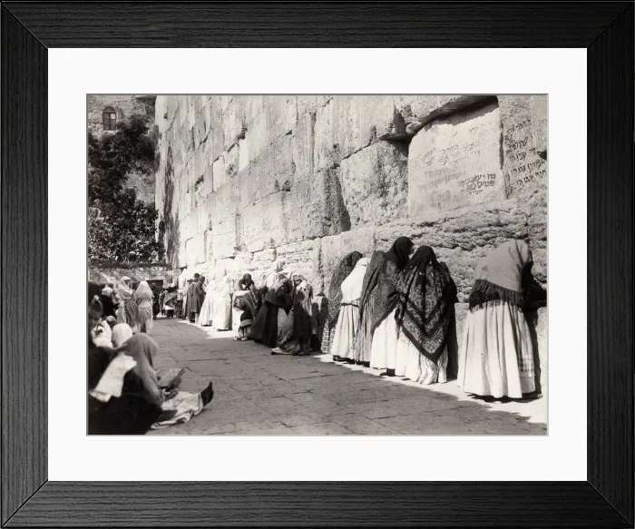 Framed Print : Jerusalem, Jewish women praying at the Western / Wailing Wall Framed Print : Jerusalem, Jewish women praying at the Western / Wailing Wall