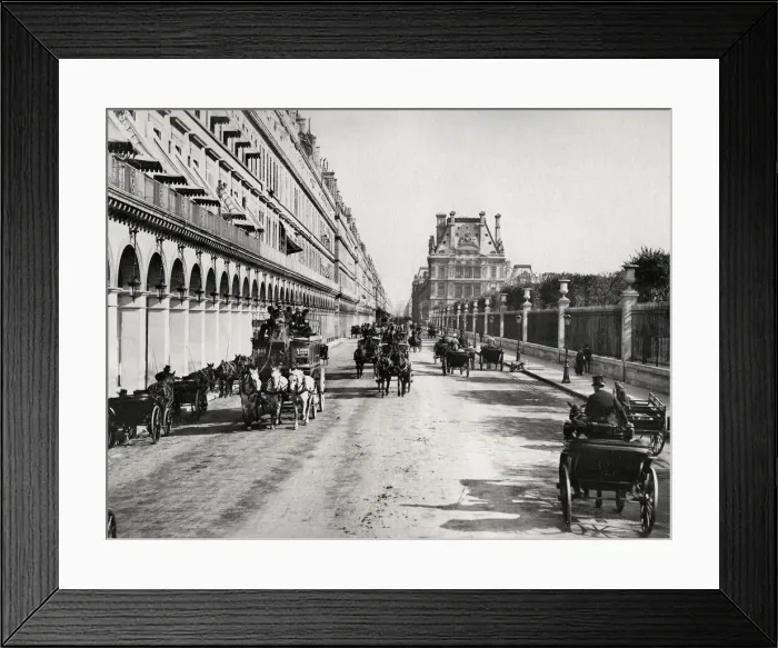 Framed Print : Carriage traffic on the Rue de Rivoli, Paris, France Framed Print : Carriage traffic on the Rue de Rivoli, Paris, France