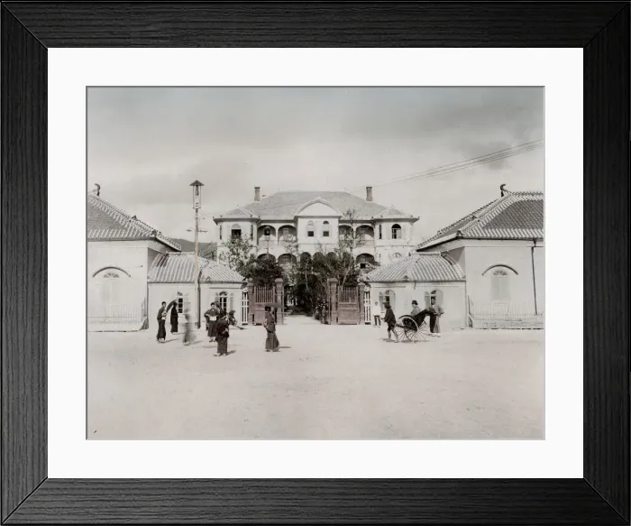 Framed Print : Gateway of hotel at Kyoto Japan Framed Print : Gateway of hotel at Kyoto Japan