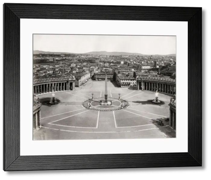 Framed Print : Statue / fountains St Peters Square, the Vatican, Rome, Italy Framed Print : Statue / fountains St Peters Square, the Vatican, Rome, Italy