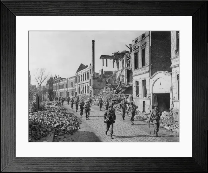 Framed Print : World War II - men US 9th Army, Neuss, Germany Framed Print : World War II - men US 9th Army, Neuss, Germany